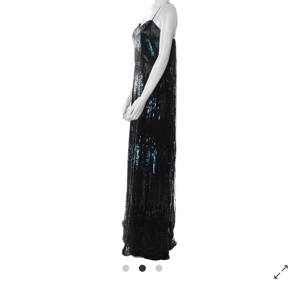 BURNETT NEW YORK Cape-Style Sequin Gown Embellished with bugle beads - Picture 4 of 16